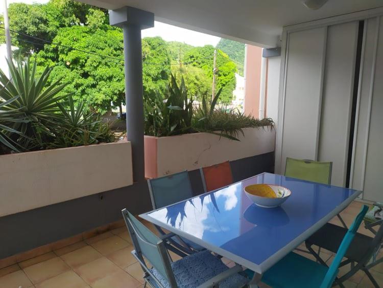 Charmant Appartement En Bord De Mer Avec Piscine Gourbeyre Exteriör bild