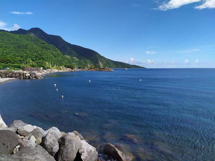 Charmant Appartement En Bord De Mer Avec Piscine Gourbeyre Exteriör bild